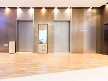 立式廣告機如何契合商家應用需求